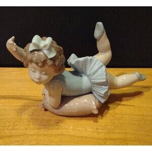 Vintage Lladro Figurine "Little Ballet‎ Girl" Ballerina #5109 Retired